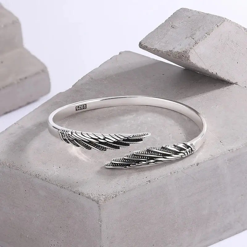 Elegant Feather Design Silver Bracelet