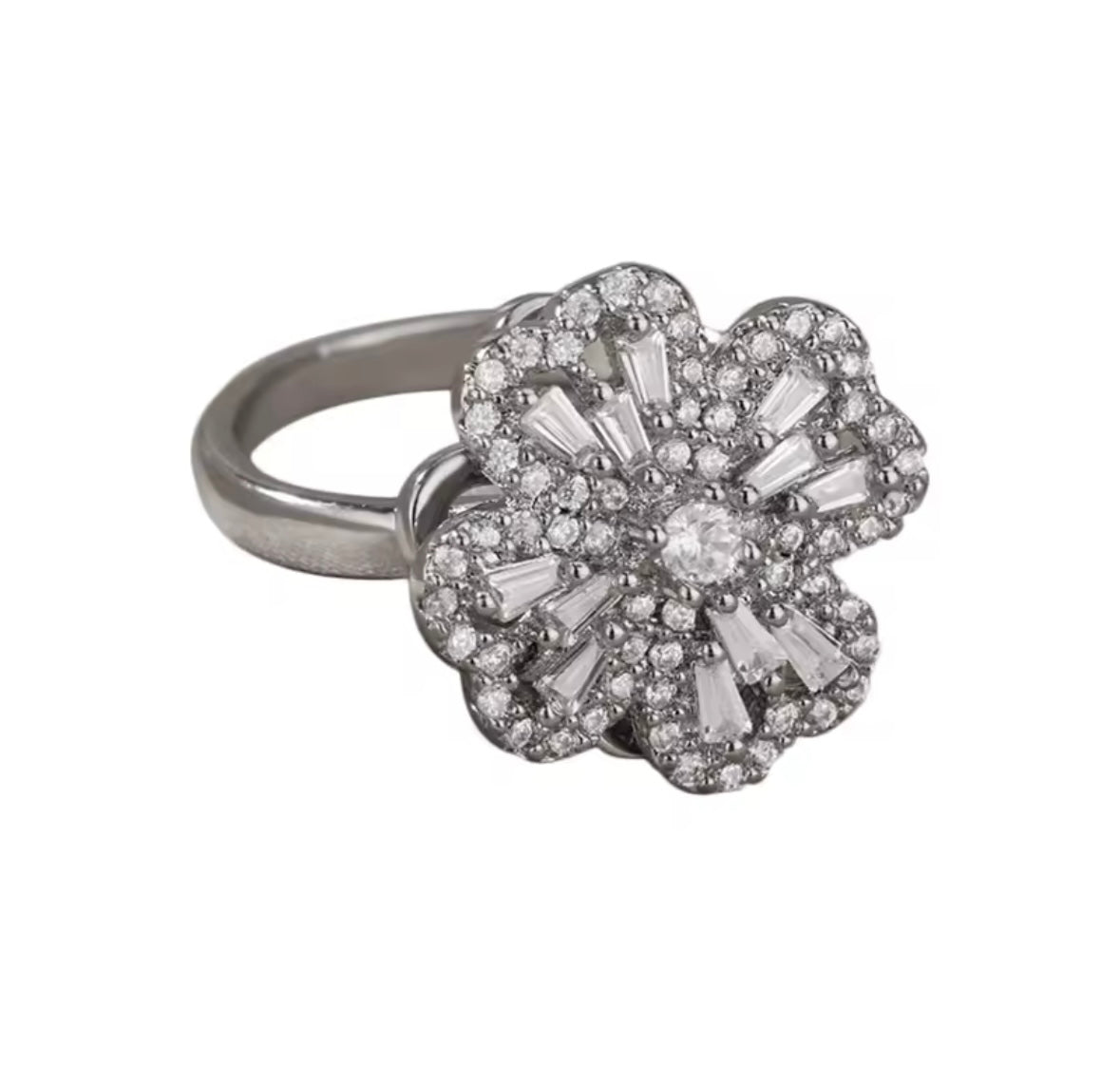Lucky Clover Spinner Ring