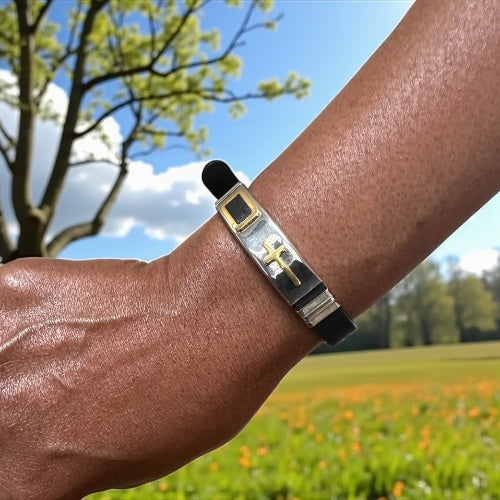 Stainless Steel Cross Bracelet – Adjustable Black Silicone Wristband with Gold & Silver Tone Options