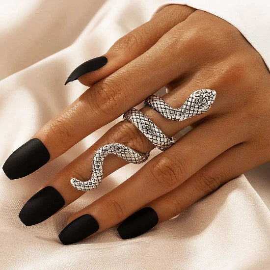 Snake Ring - Serpentine  Elegance Ring